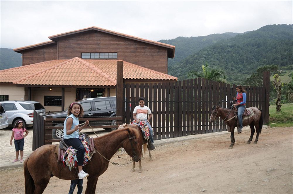 Hotel Rancho La Aurora Jarabacoa Extérieur photo