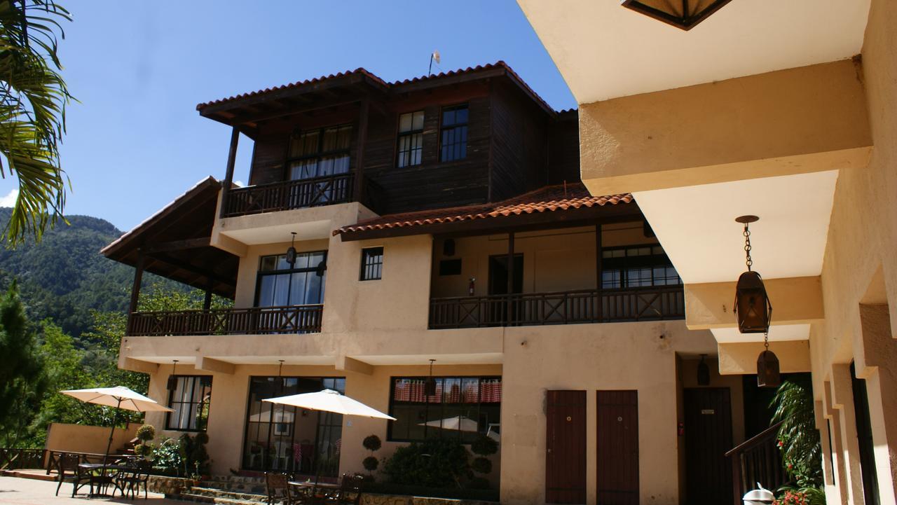 Hotel Rancho La Aurora Jarabacoa Extérieur photo
